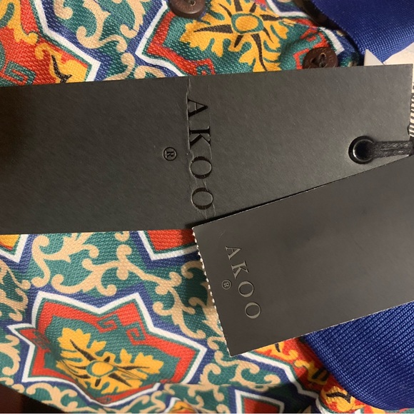 AKOO POLO SHIRT TANGIER SS MEN’S SIZE L
NWT
Colorful Geometric Polo Shirt - Picture 6 of 7